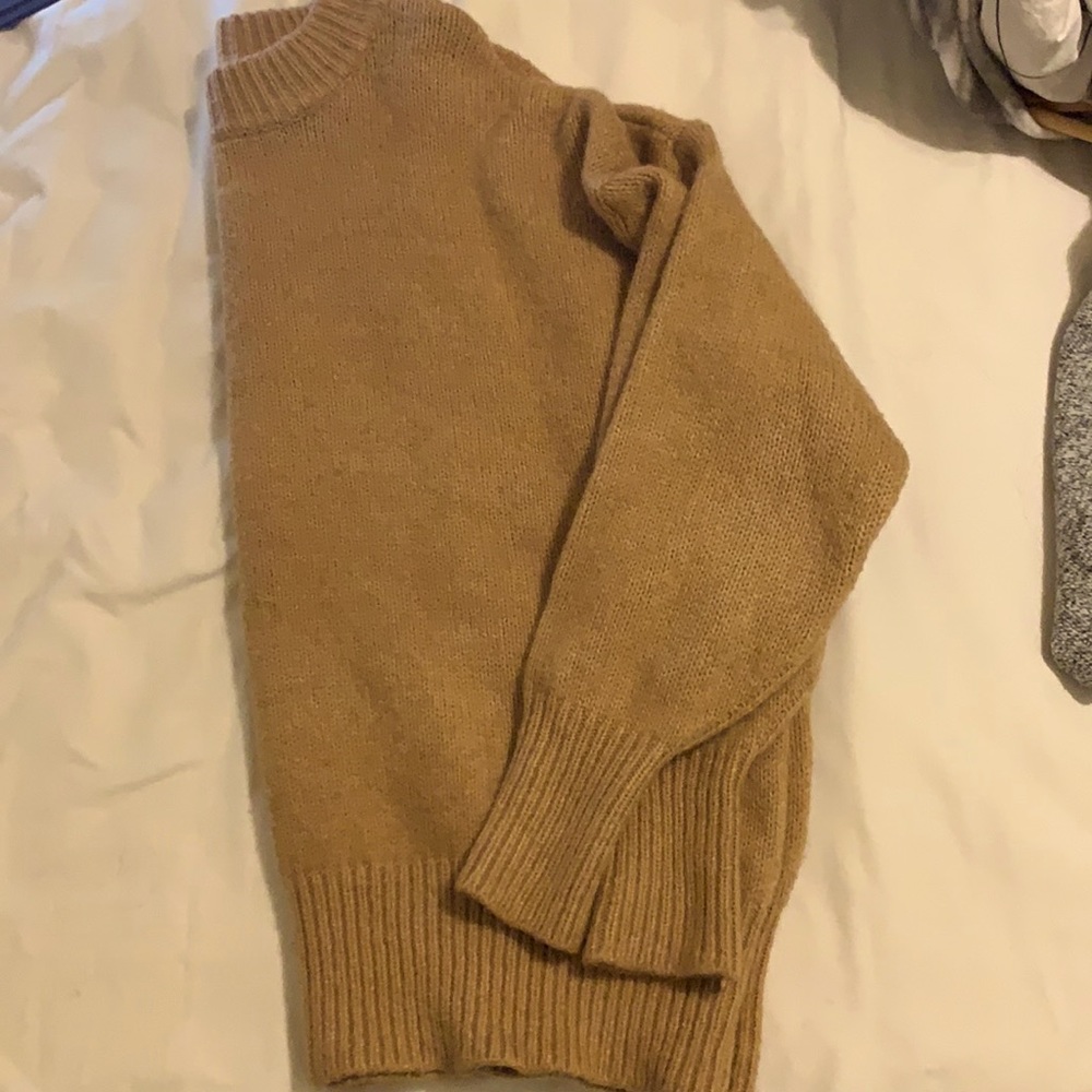 Tan/ Nude Medium Oversized Zara Knit Sweater
